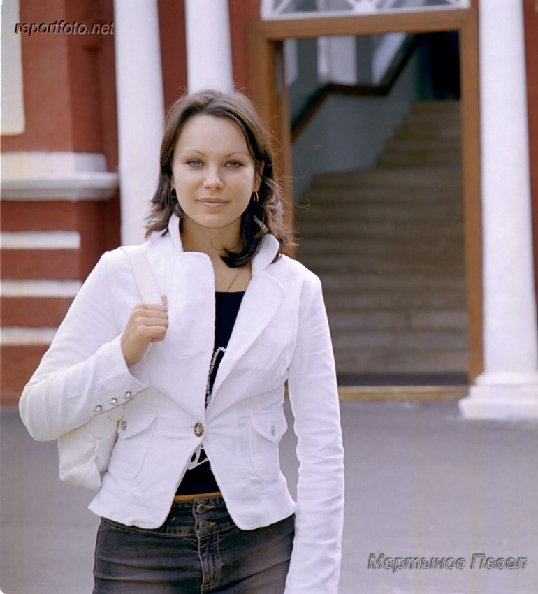 Модель не позировала (просто знакомая девушка) снято на прогулке в Новодевичьем монастыре