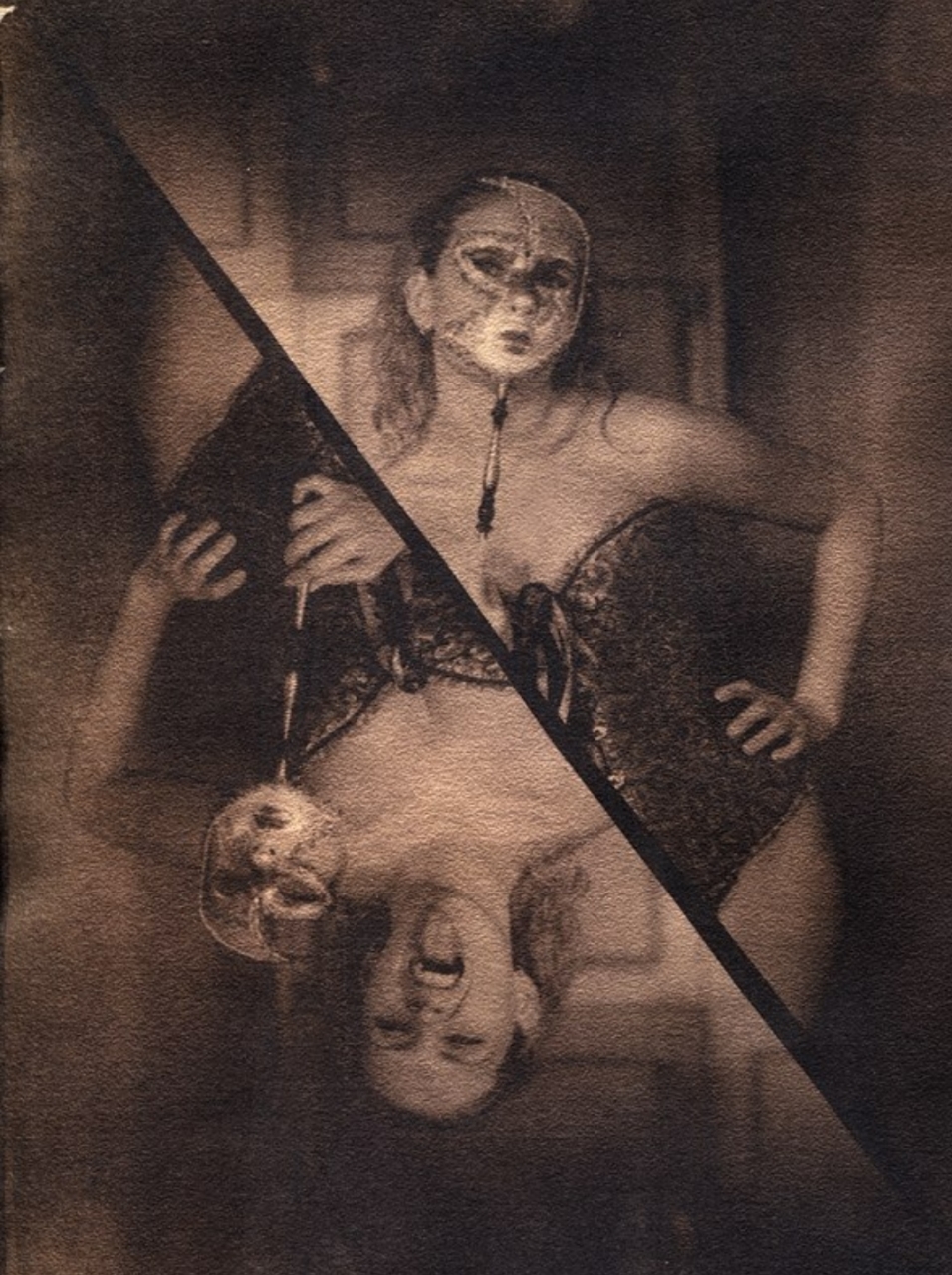 Mentor 13x18 см+Tessar 4,5/250, Carl Zeiss Jena.<br />
Fomapan 100. Мультиэкспозиция. Домашняя...